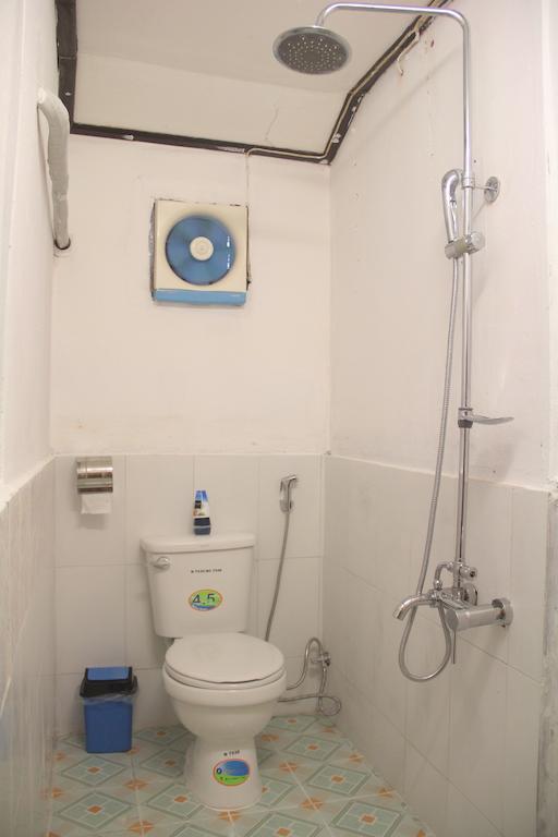 Lpq Backpackers Hostel Луанґпхабанґ Номер фото