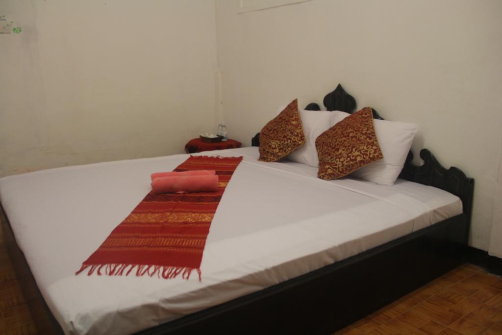 Lpq Backpackers Hostel Луанґпхабанґ Номер фото