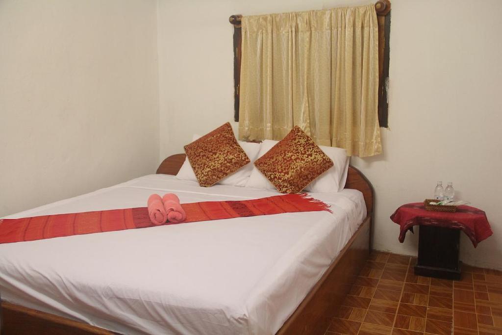 Lpq Backpackers Hostel Луанґпхабанґ Номер фото
